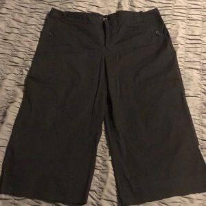 Mossimo sz 14 wide leg black capris